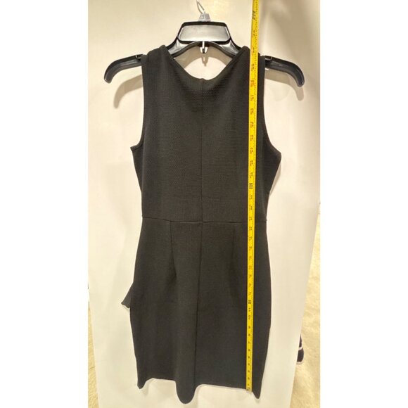 Romeo + Juliet Couture Black Textured Sleeveless Dress With Waist Tie Size Small - Picture 10 of 10